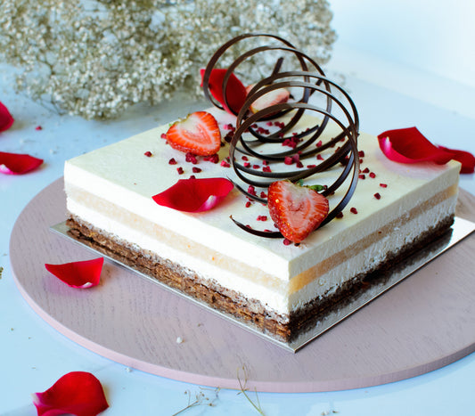 SIGNATURE ROSE AND LYCHEE CAKE